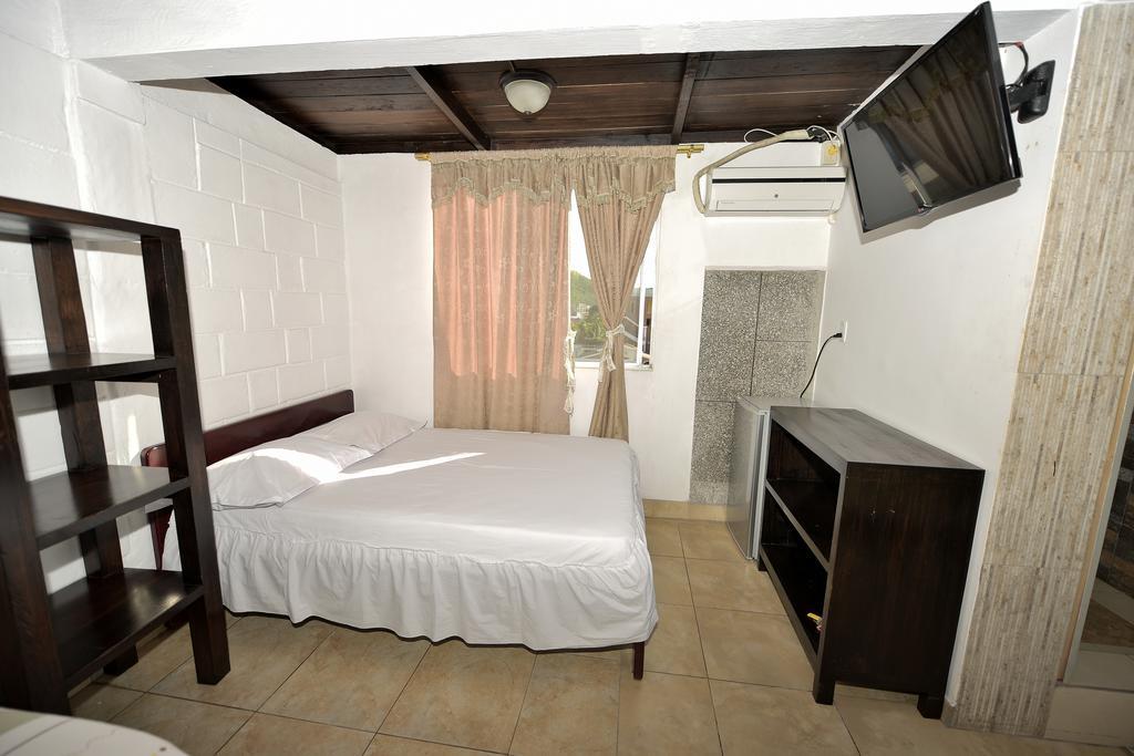 Hotel La Barca Atacames Esterno foto